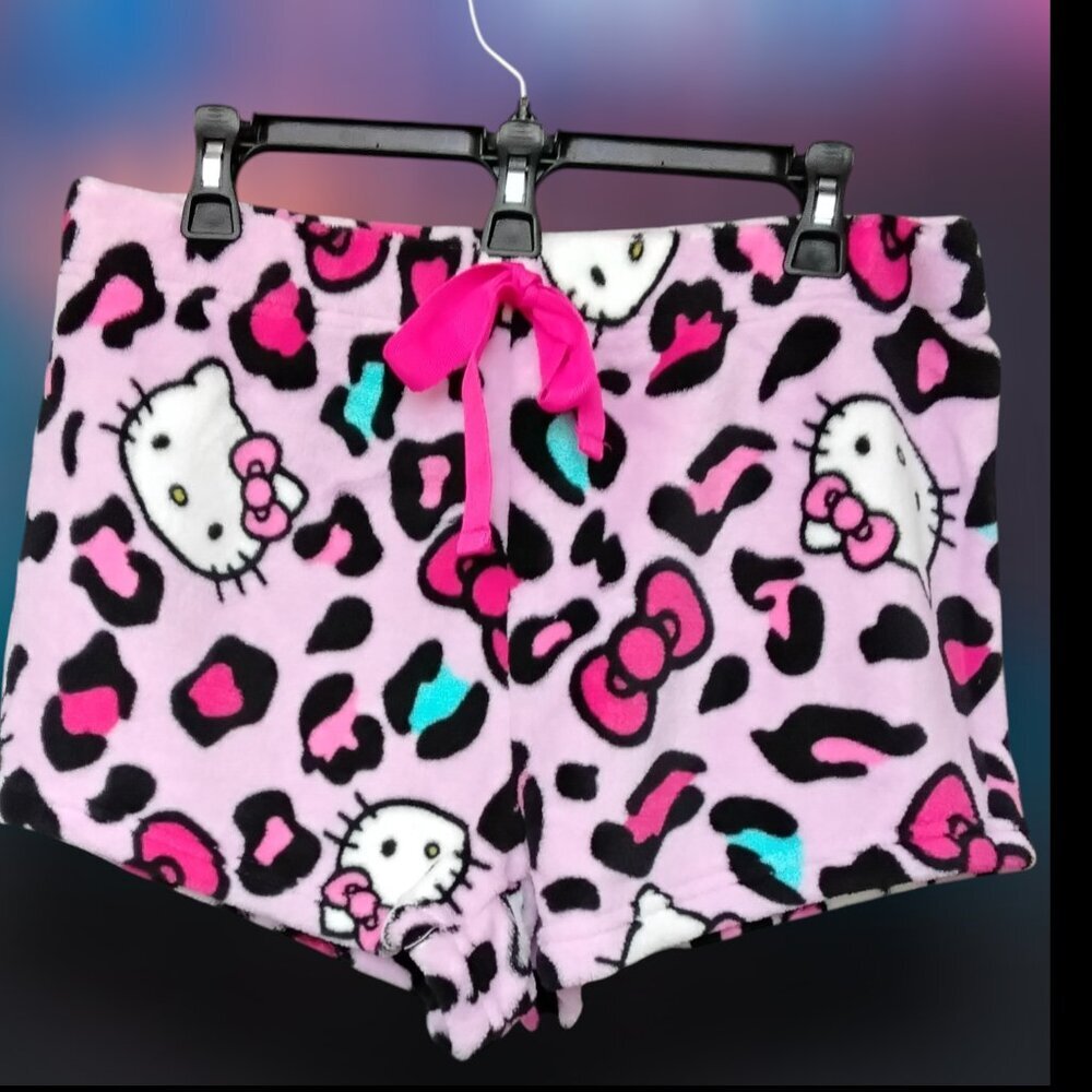 🎀 NEW!!! HELLO KITTY SHORTS - SIZE LARGE 🎀